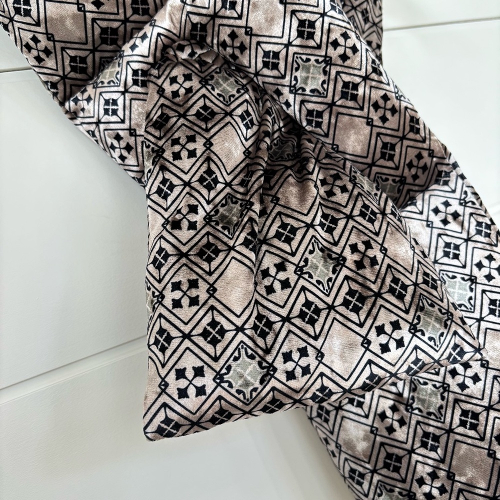Anthropologie Janvier Velvet Soft Geometric Puffer Scarf Women's - Picture 5 of 14